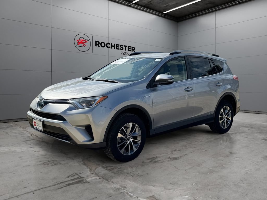 Used 2018 Toyota RAV4 LE AWD/4WD image 7