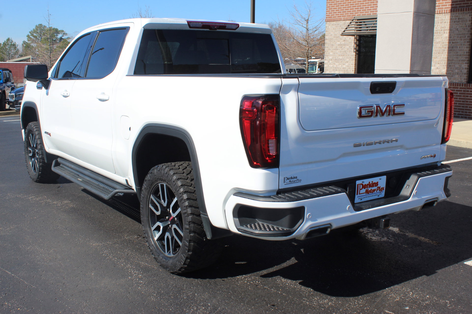 Used 2023 GMC Sierra 1500 AT4 w/ AT4 Premium Package image 8