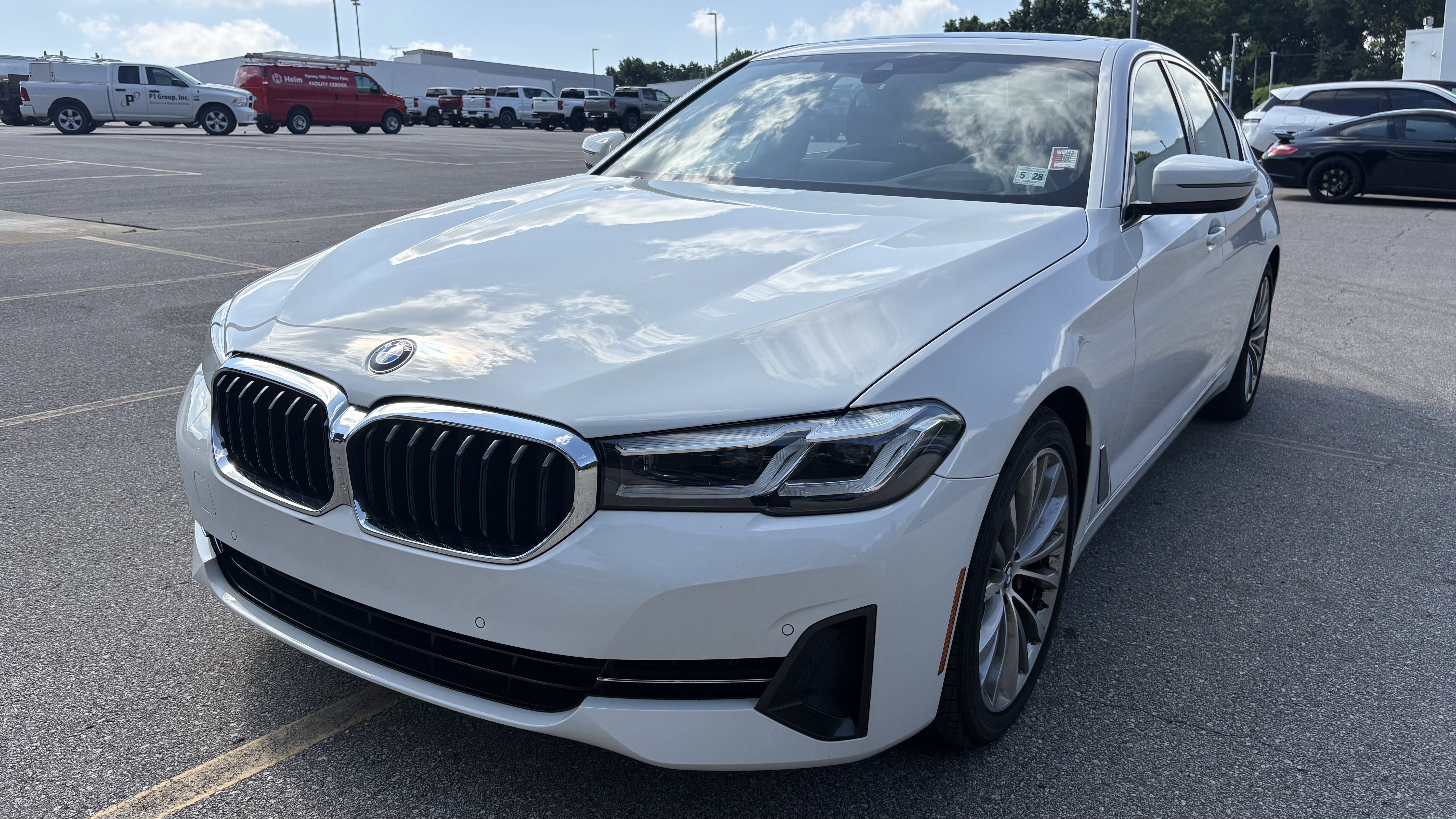 Certified 2023 BMW 530i xDrive w/ Premium Package AWD/4WD image 5