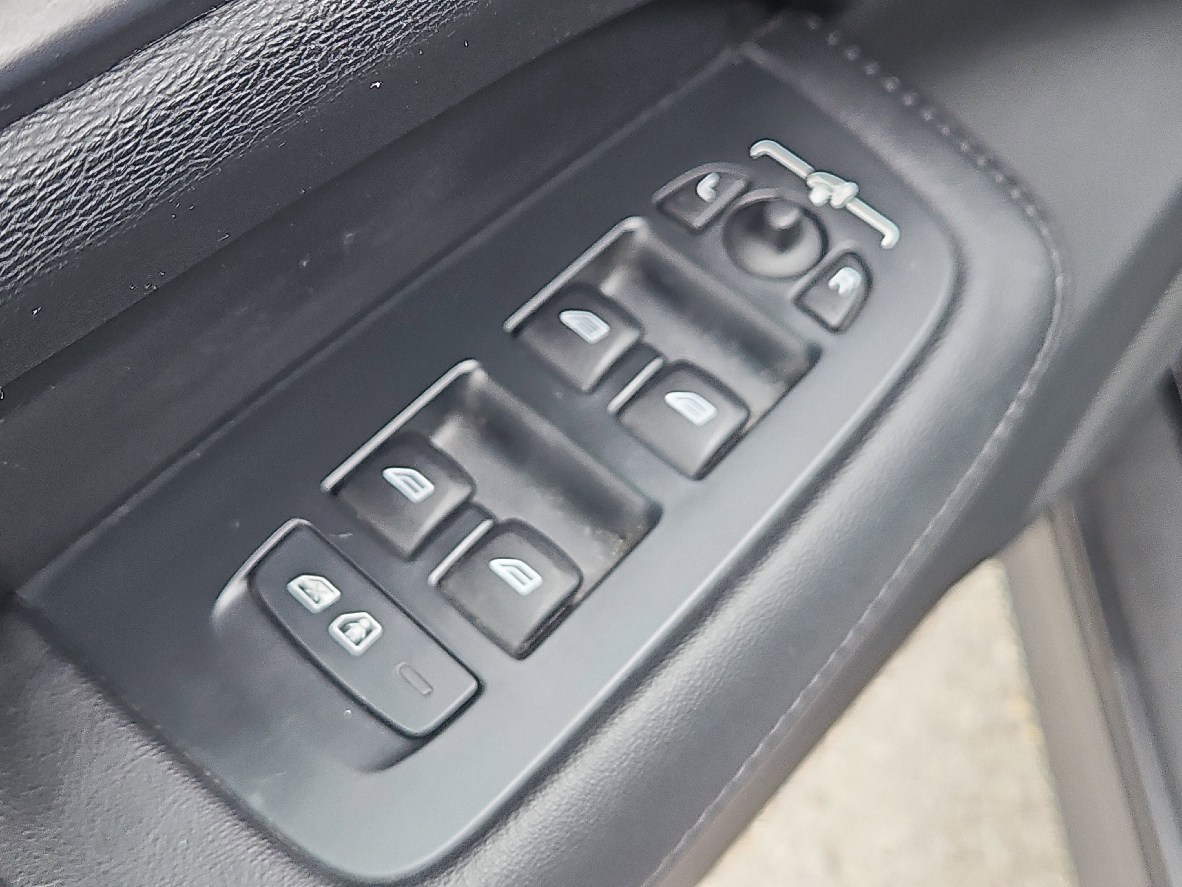 Certified 2023 Volvo V60 B5 Cross Country Plus image 19