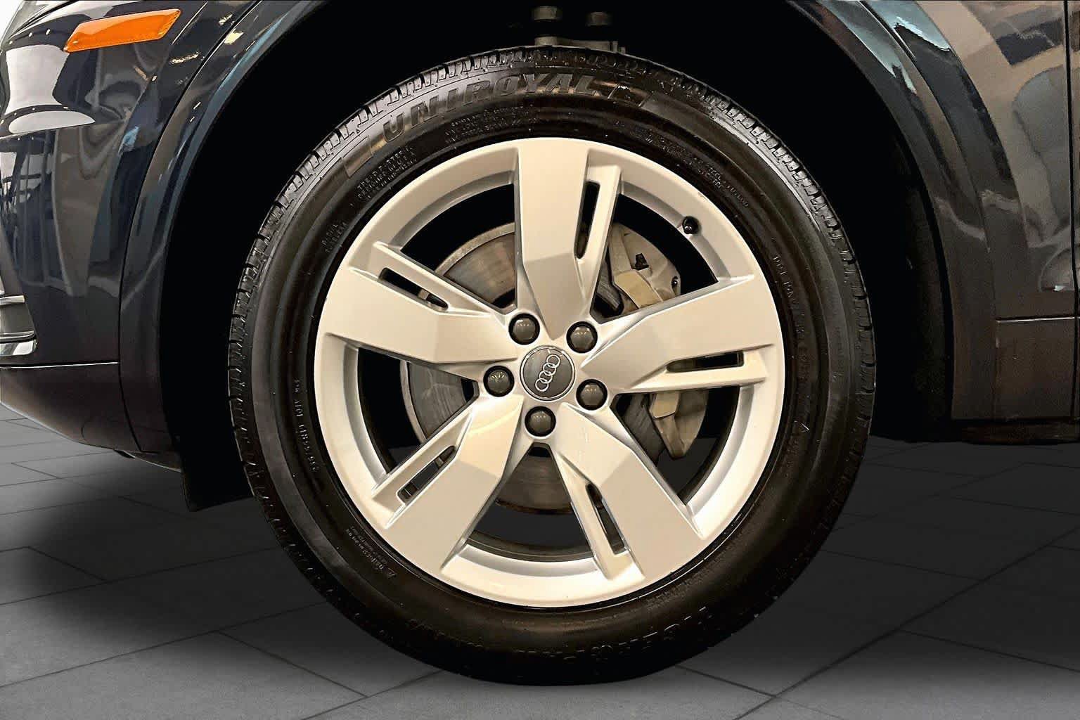 Used 2019 Audi Q5 2.0T Premium Plus w/ Premium Plus Package AWD/4WD image 11