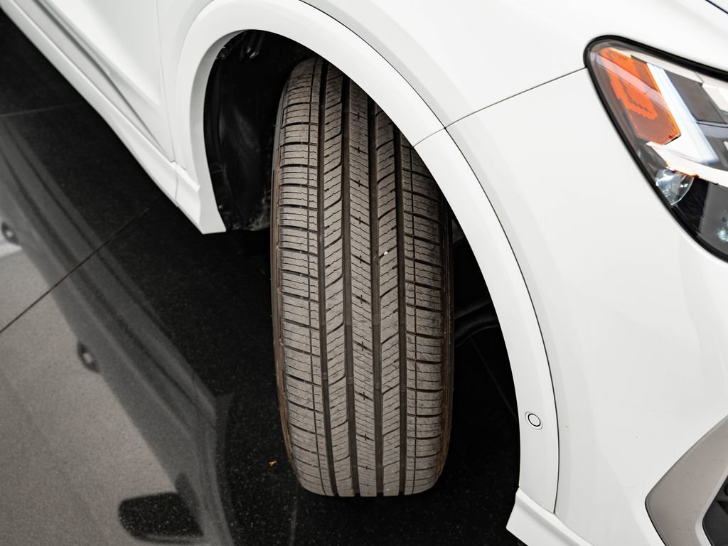 Used 2024 Audi Q4 e-tron Prestige image 54