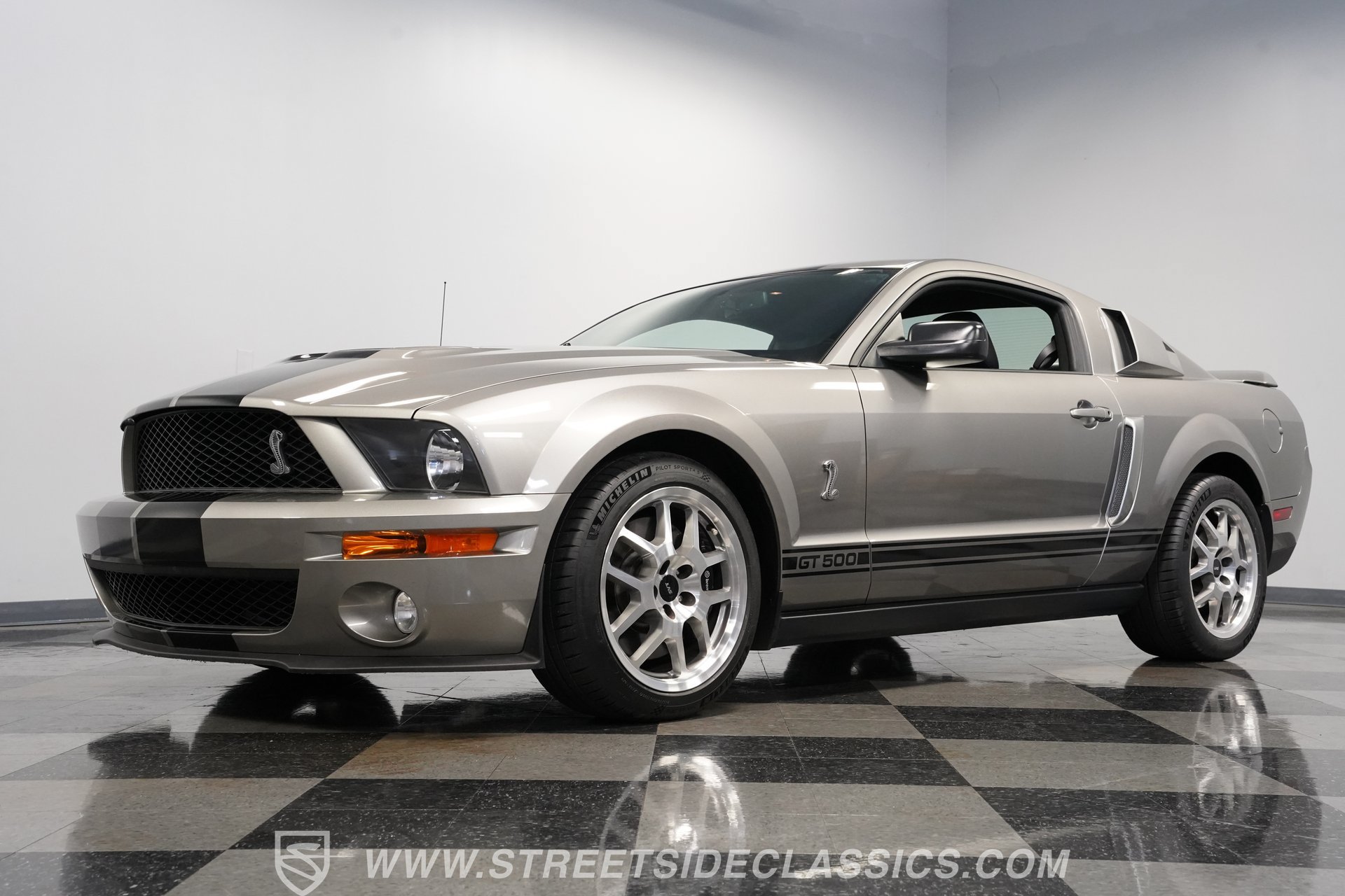 Used 2009 Ford Mustang Shelby GT500 RWD image 22