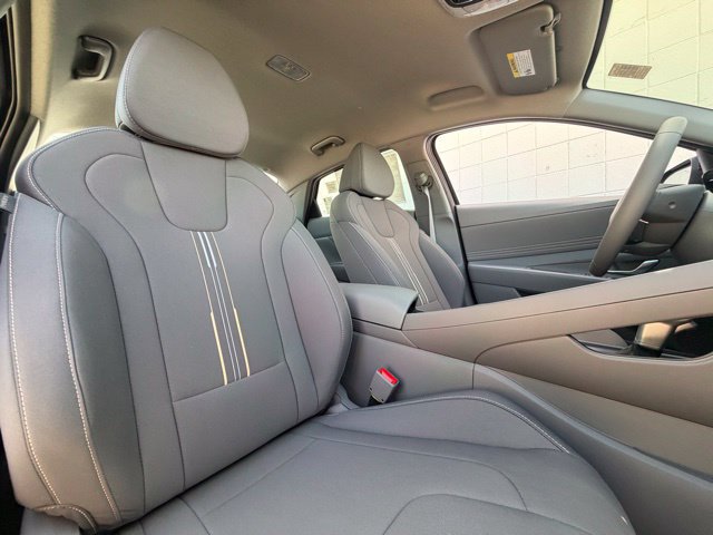 New 2026 Hyundai Elantra Sport FWD image 20
