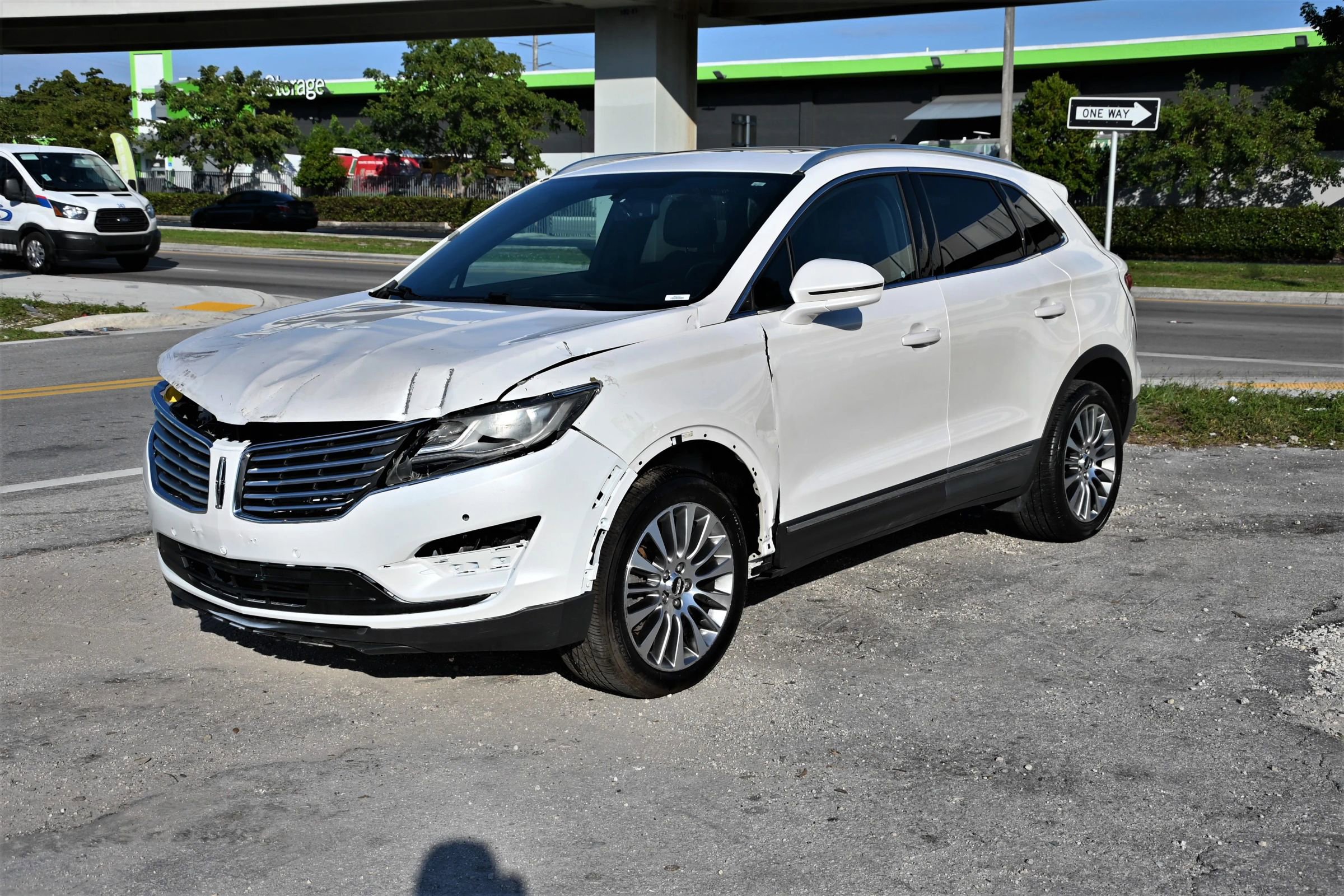 Used 2017 Lincoln MKC Reserve image 1