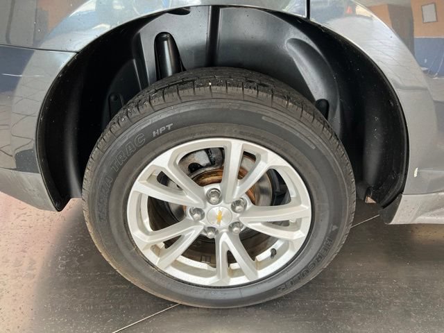 Used 2017 Chevrolet Equinox LT FWD image 9