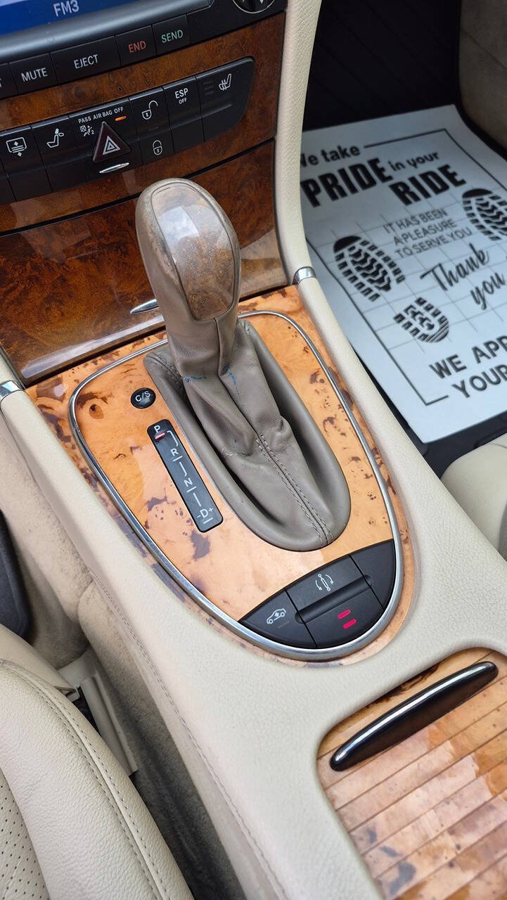 Used 2005 Mercedes-Benz E 500 Sedan image 40