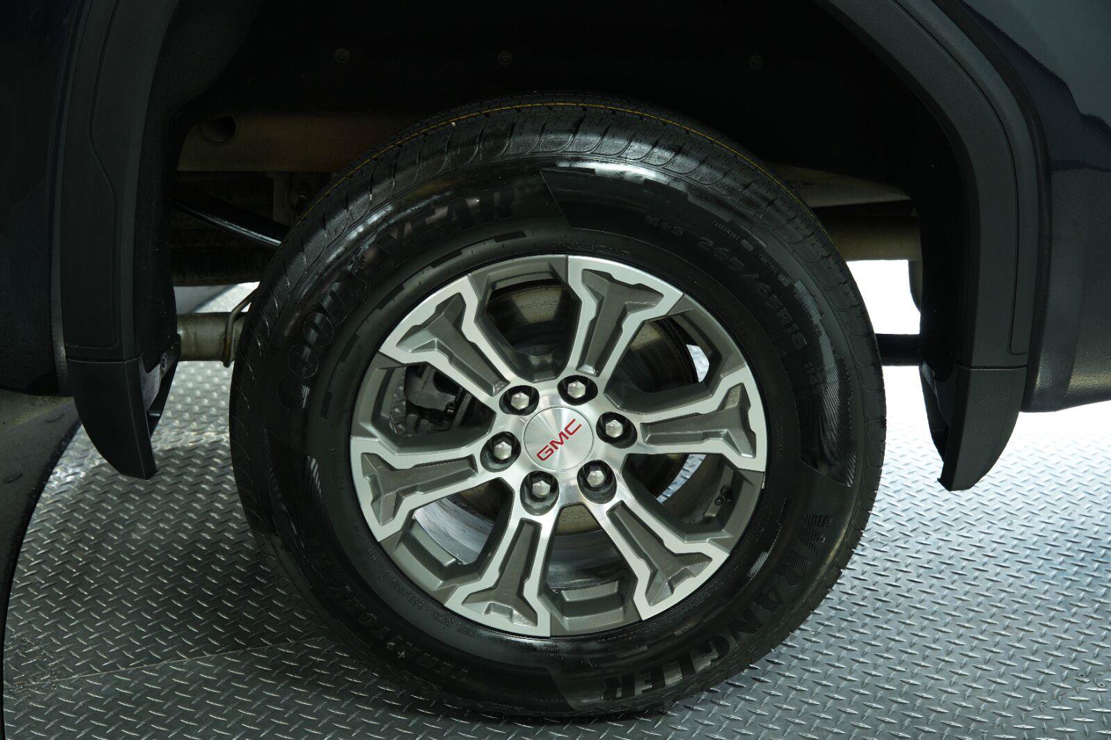 Used 2025 GMC Sierra 1500 SLT AWD/4WD image 28