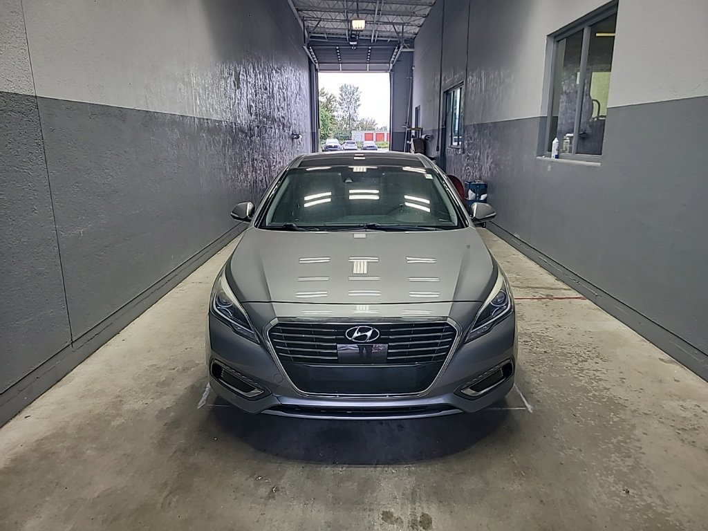 Used 2017 Hyundai Sonata Limited w/ Ultimate Package 02 FWD image 3