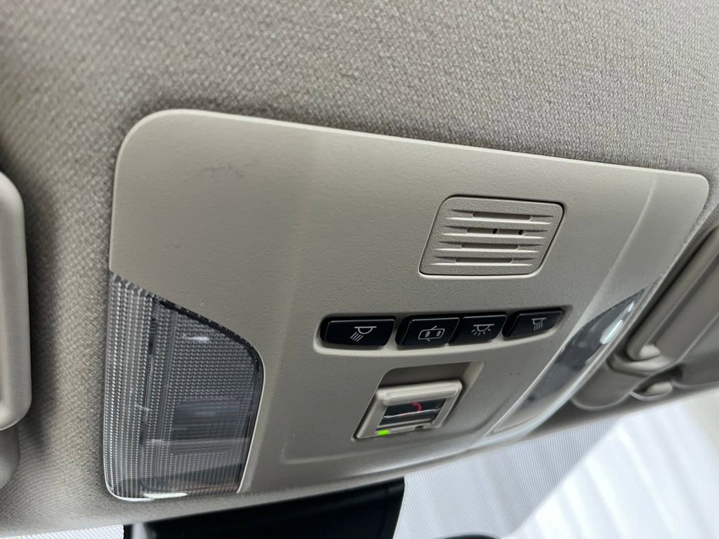 Used 2022 Toyota Corolla LE image 17