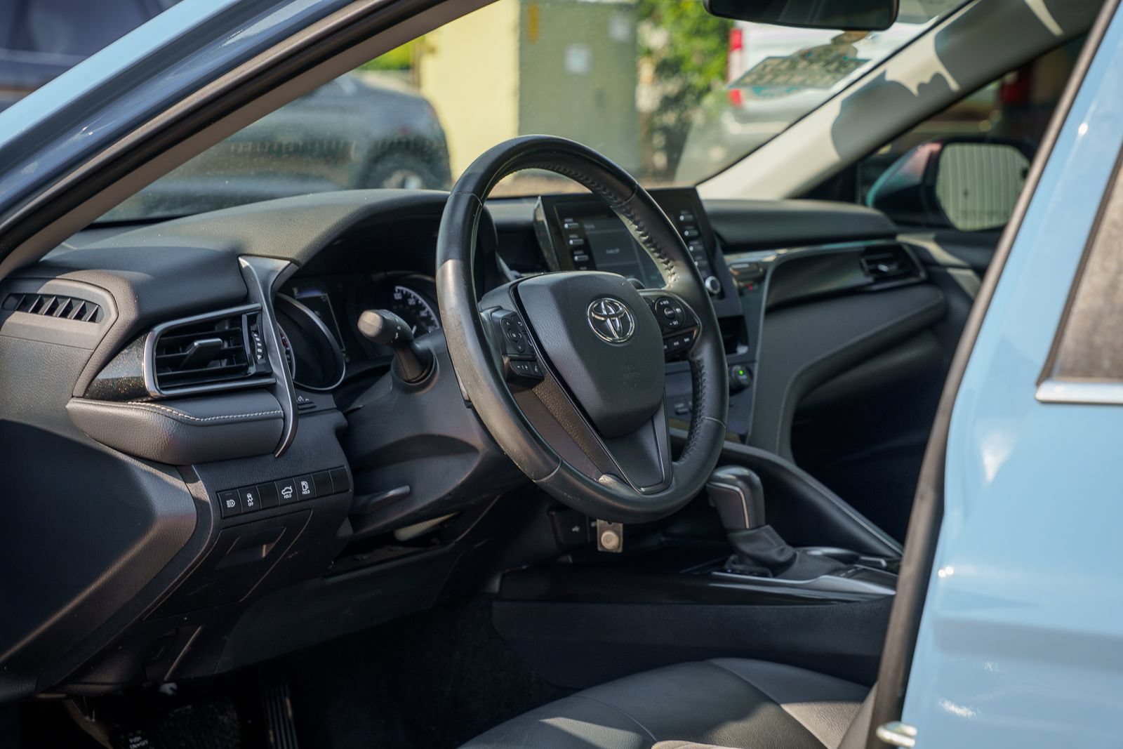 Used 2023 Toyota Camry SE FWD image 18