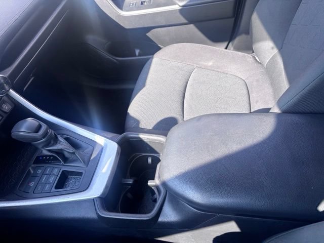 Used 2022 Toyota RAV4 XLE w/ XLE Grade Weather Package AWD/4WD image 29