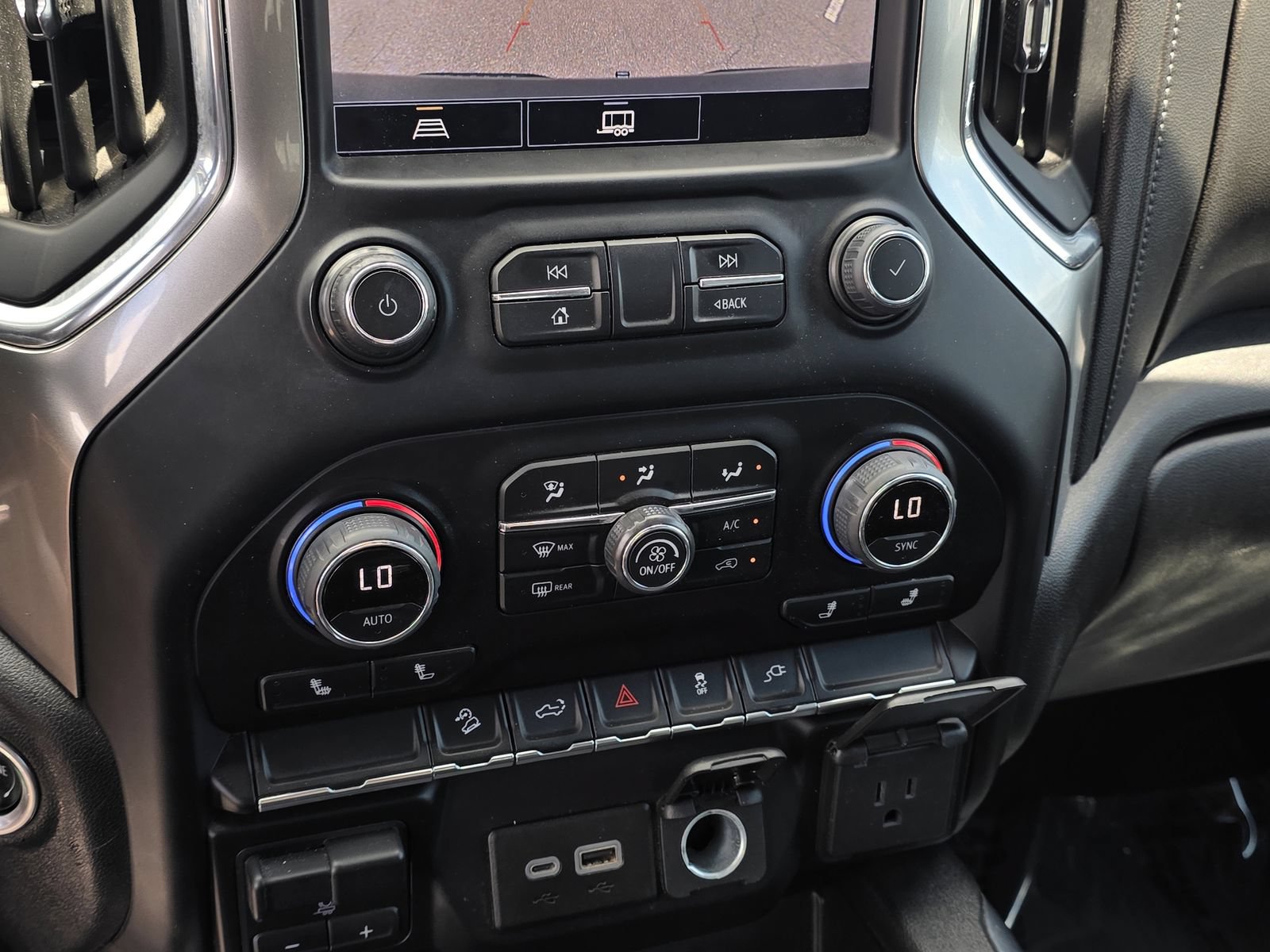 Used 2022 Chevrolet Silverado 1500 LT Trail Boss w/ Convenience Package II AWD/4WD image 14