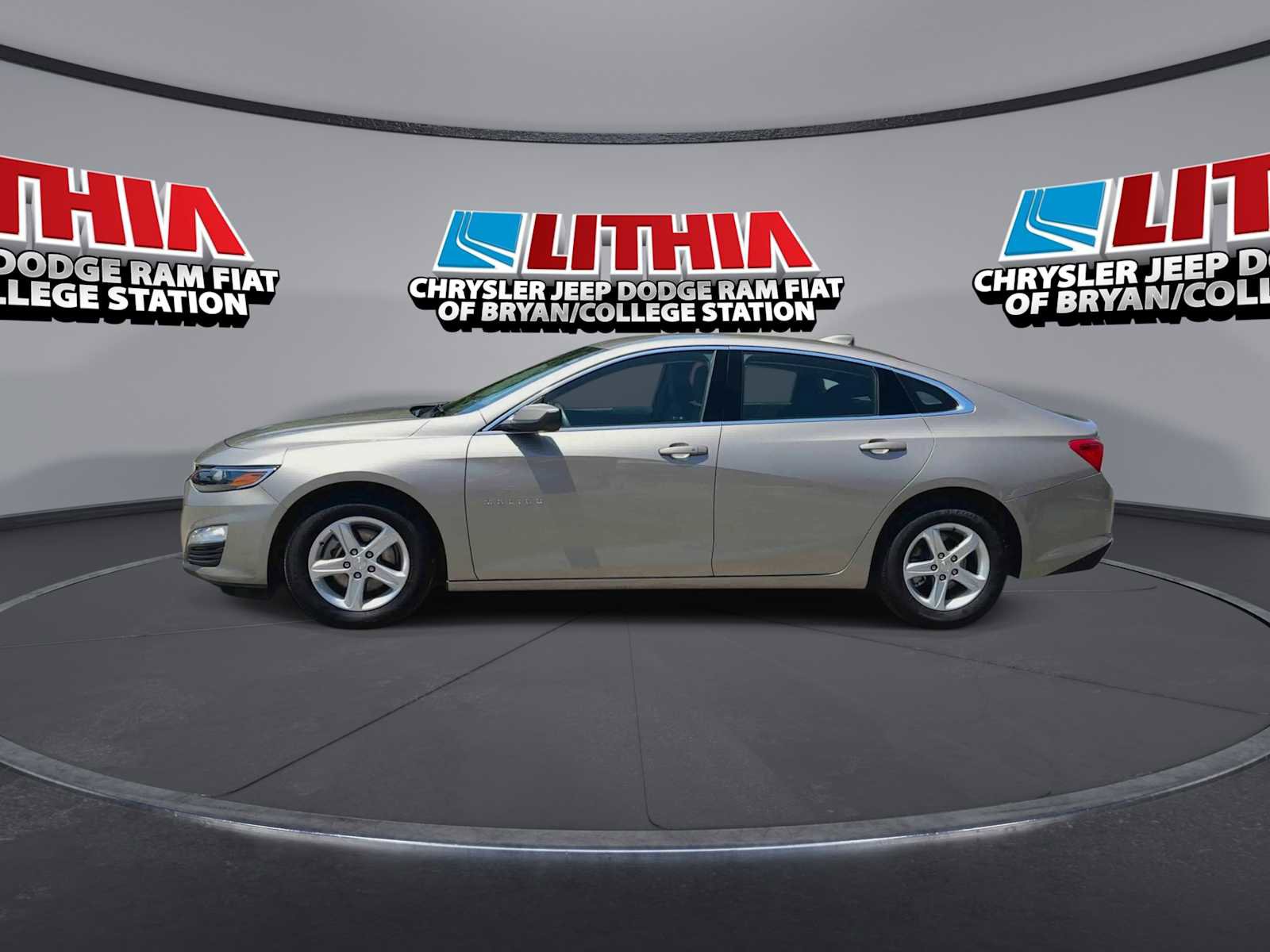 Used 2025 Chevrolet Malibu LT FWD image 5