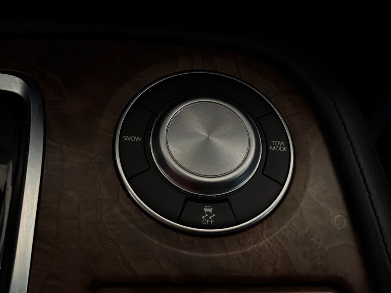 Used 2024 Nissan Armada SL RWD image 30