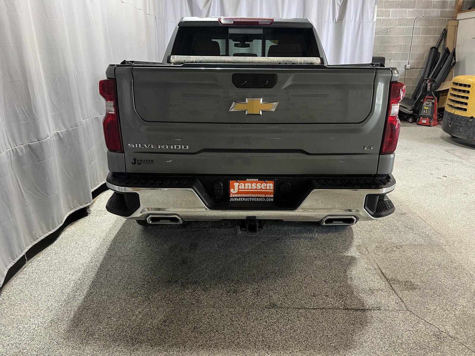 Used 2021 Chevrolet Silverado 1500 LT AWD/4WD image 3