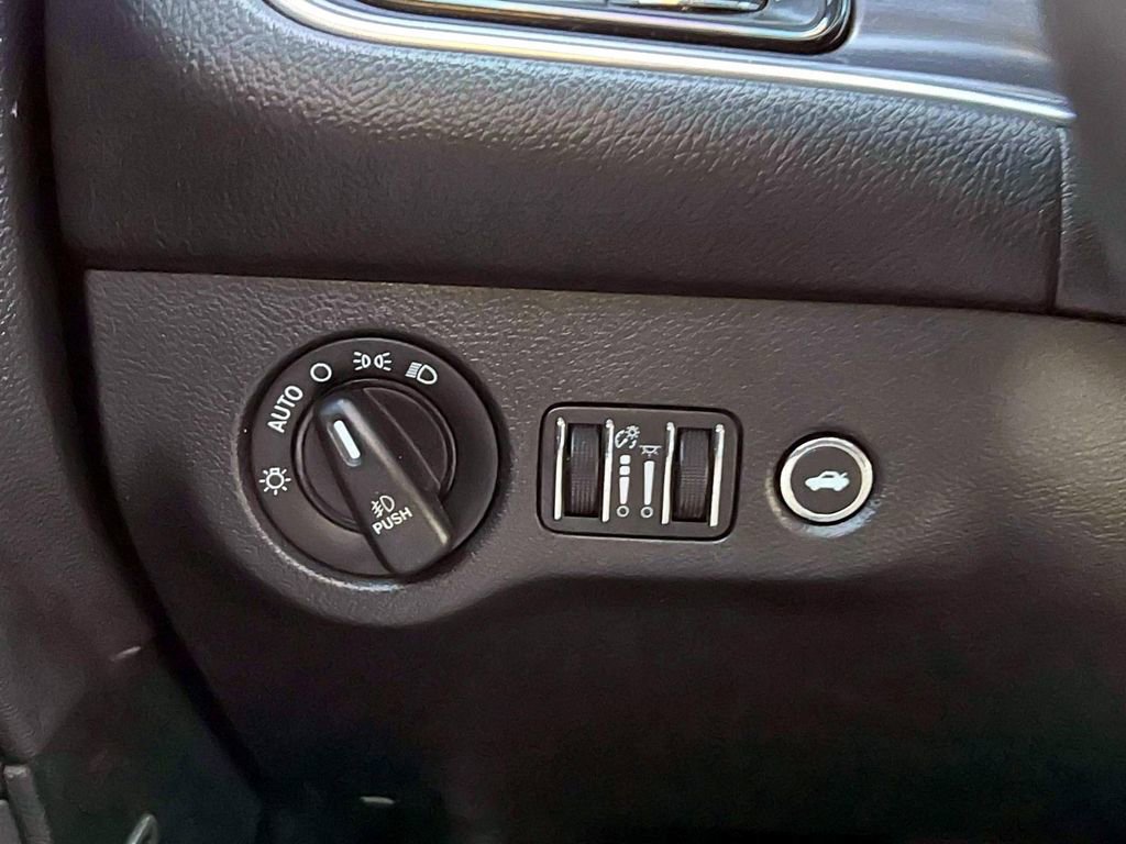 Used 2015 Dodge Challenger R/T w/ Quick Order Package 28B R/T image 18