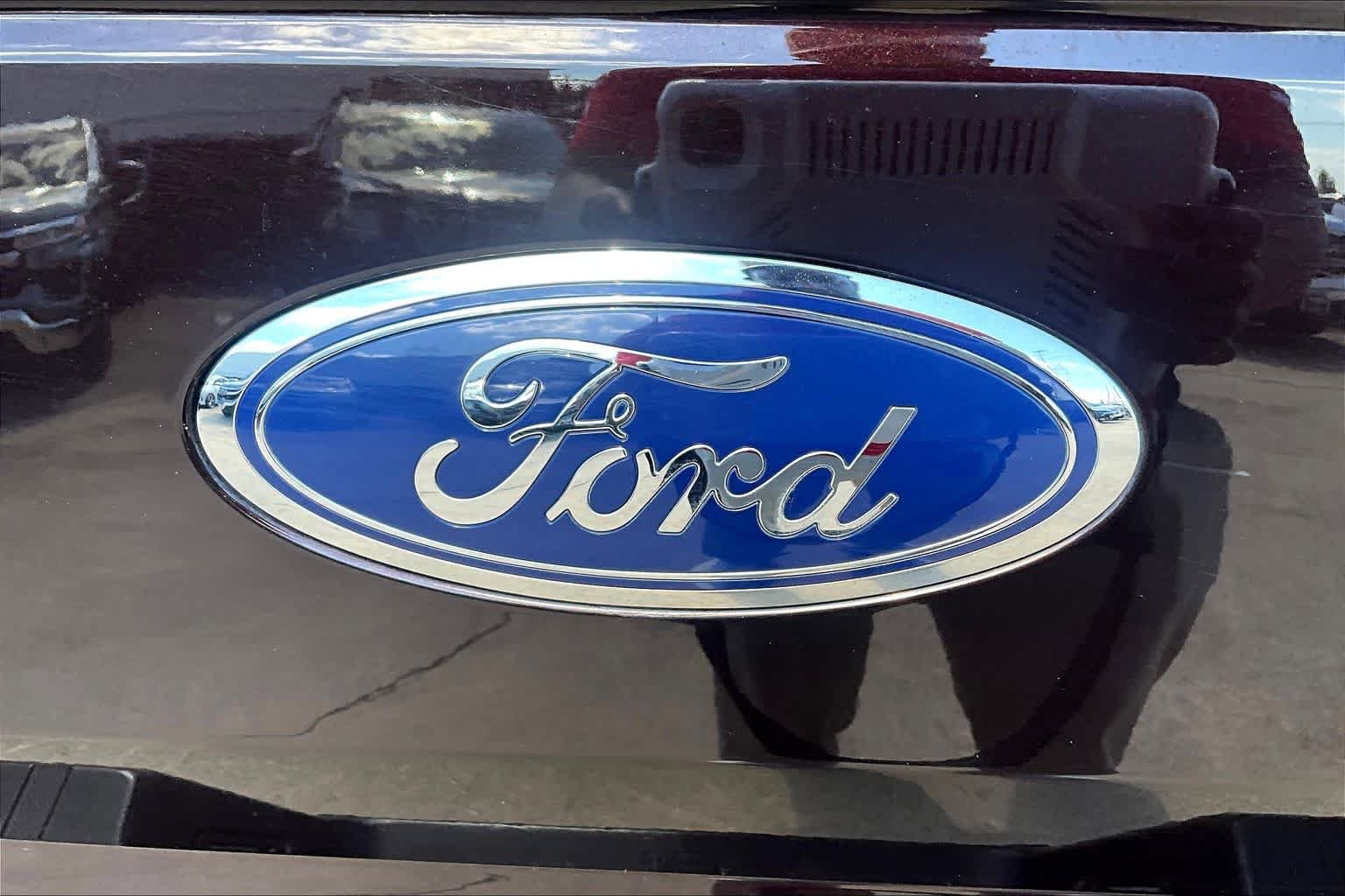 Used 2019 Ford F150 Lariat w/ Equipment Group 502A Luxury AWD/4WD image 31
