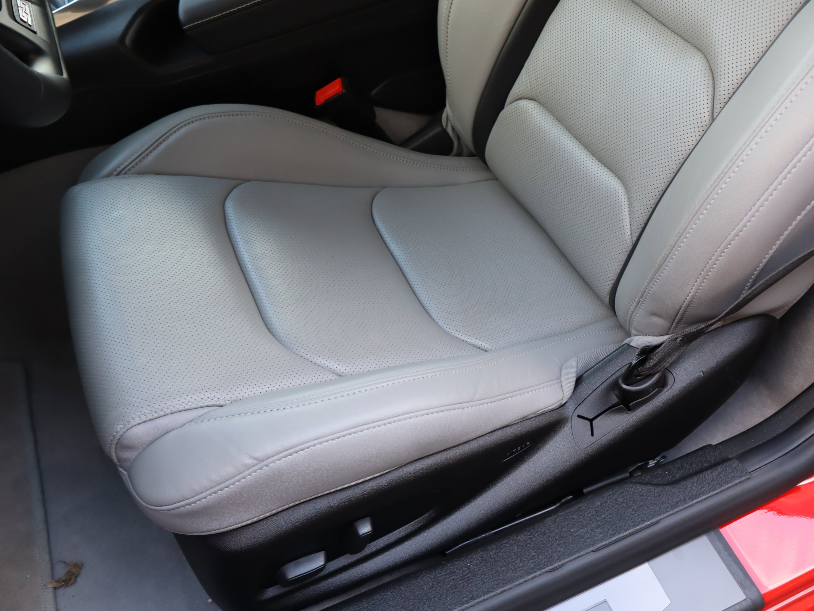 Used 2018 Chevrolet Camaro SS image 15