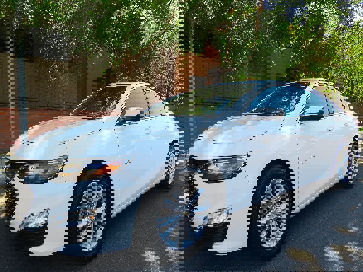 Used 2021 Chevrolet Malibu LT image 2