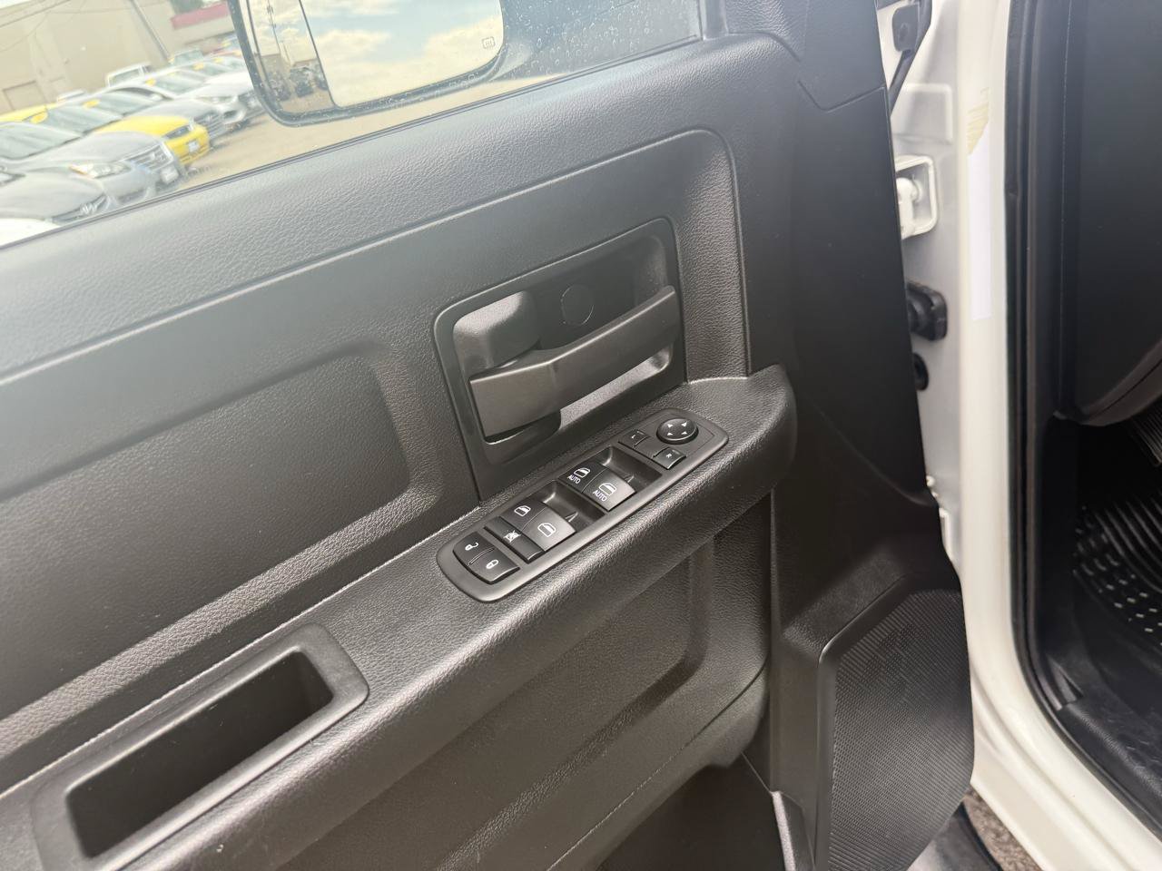 Used 2022 RAM 2500 Tradesman w/ Chrome Appearance Group AWD/4WD image 14