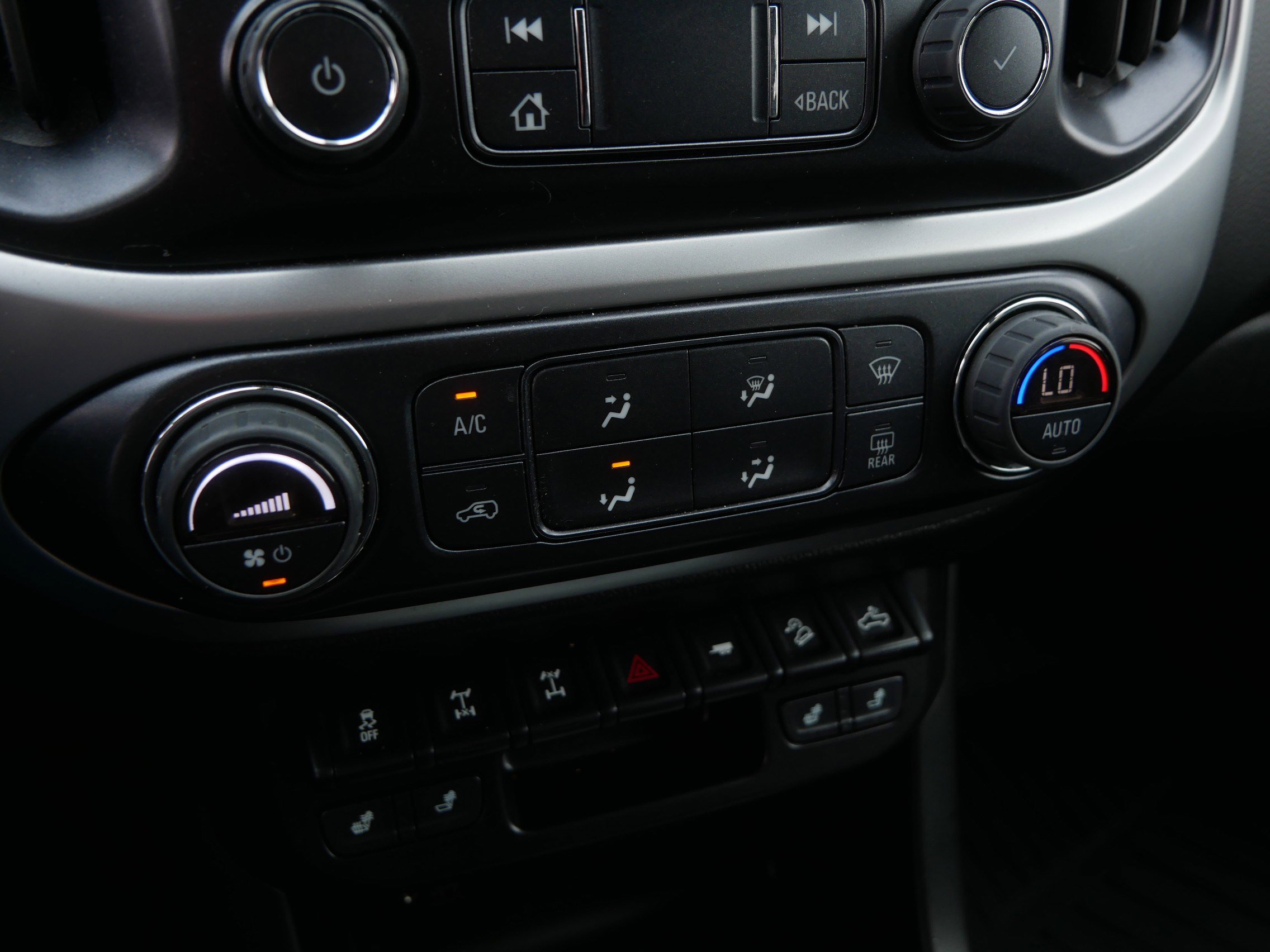Used 2022 Chevrolet Colorado ZR2 image 30