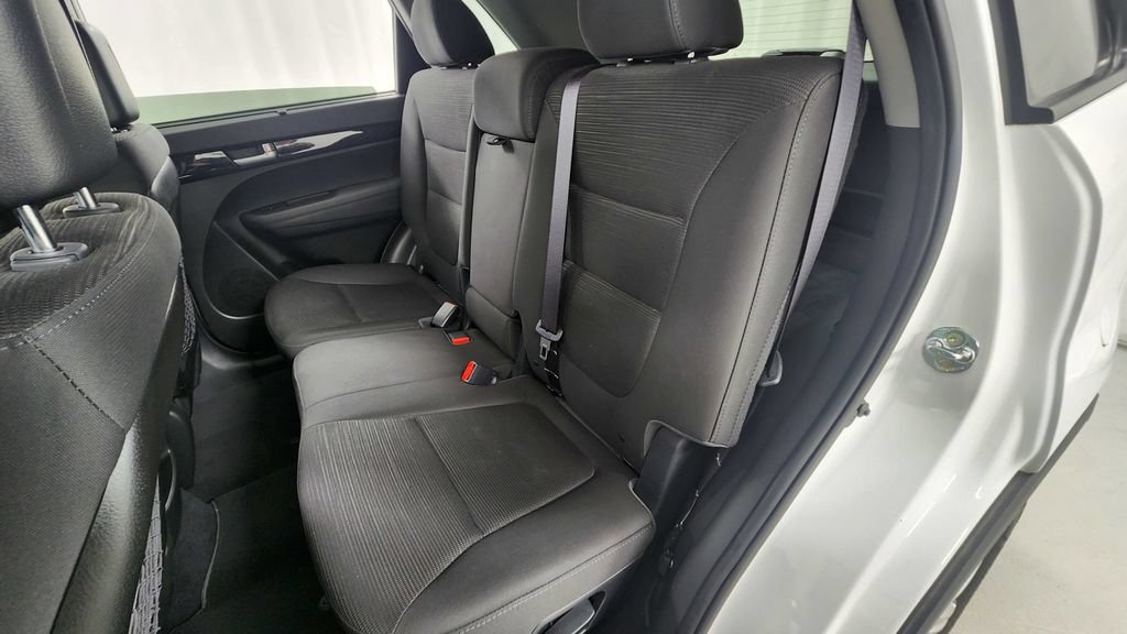 Used 2014 Kia Sorento LX AWD/4WD image 12