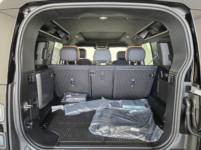 New 2026 Land Rover Defender 110 X AWD/4WD image 14
