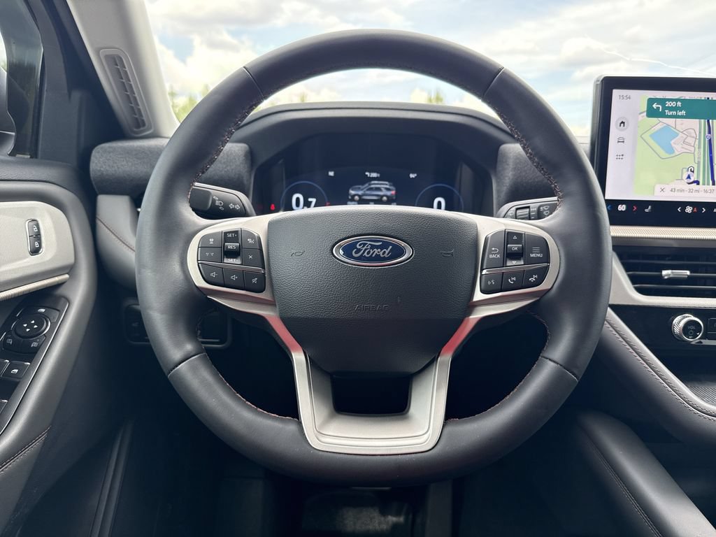 Used 2026 Ford Explorer Active RWD image 15
