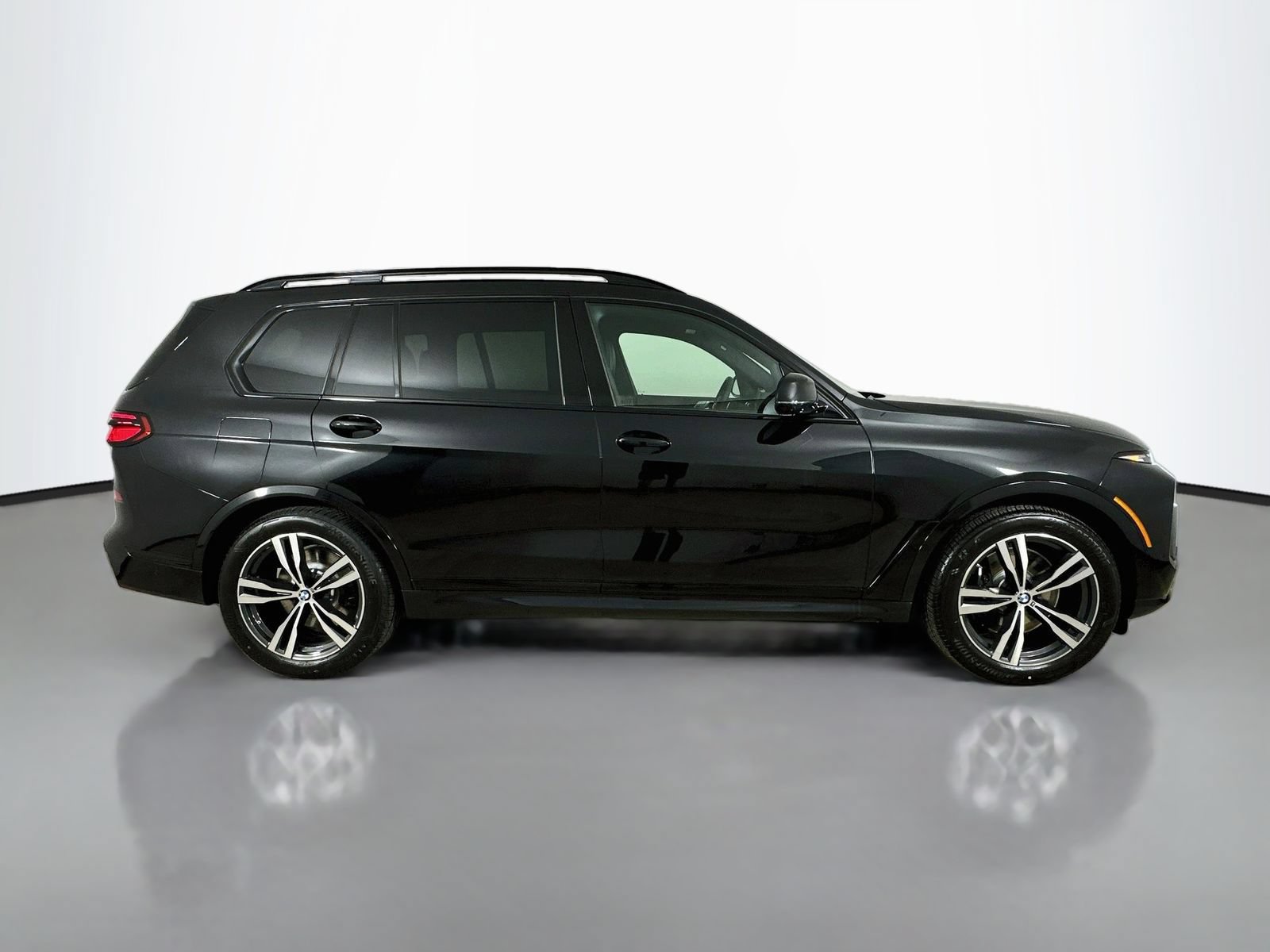 New 2027 BMW X7 xDrive40i w/ M Sport Package AWD/4WD image 4