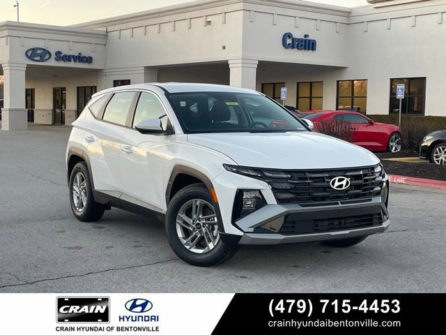 New 2025 Hyundai Tucson SE image 1