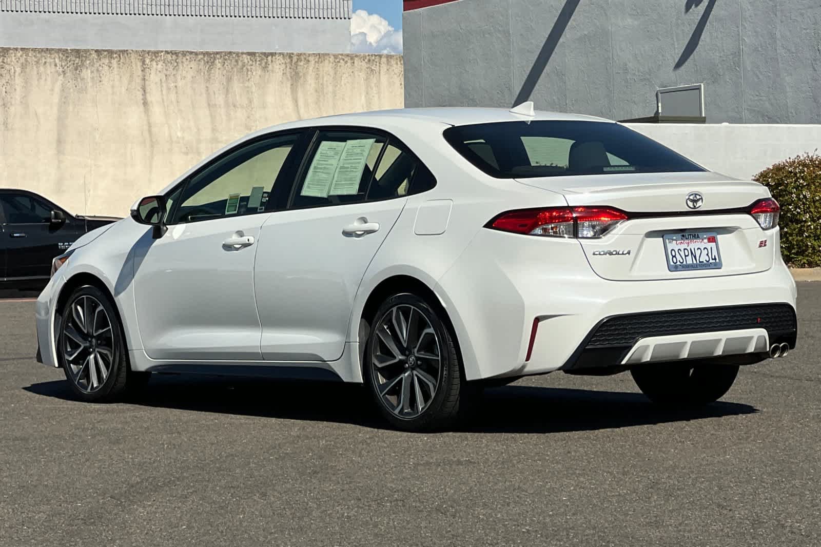 Used 2021 Toyota Corolla SE w/ SE Premium Package FWD image 7