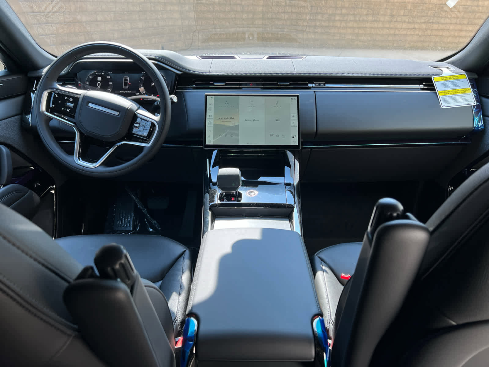 Used 2025 Land Rover Range Rover Sport image 8