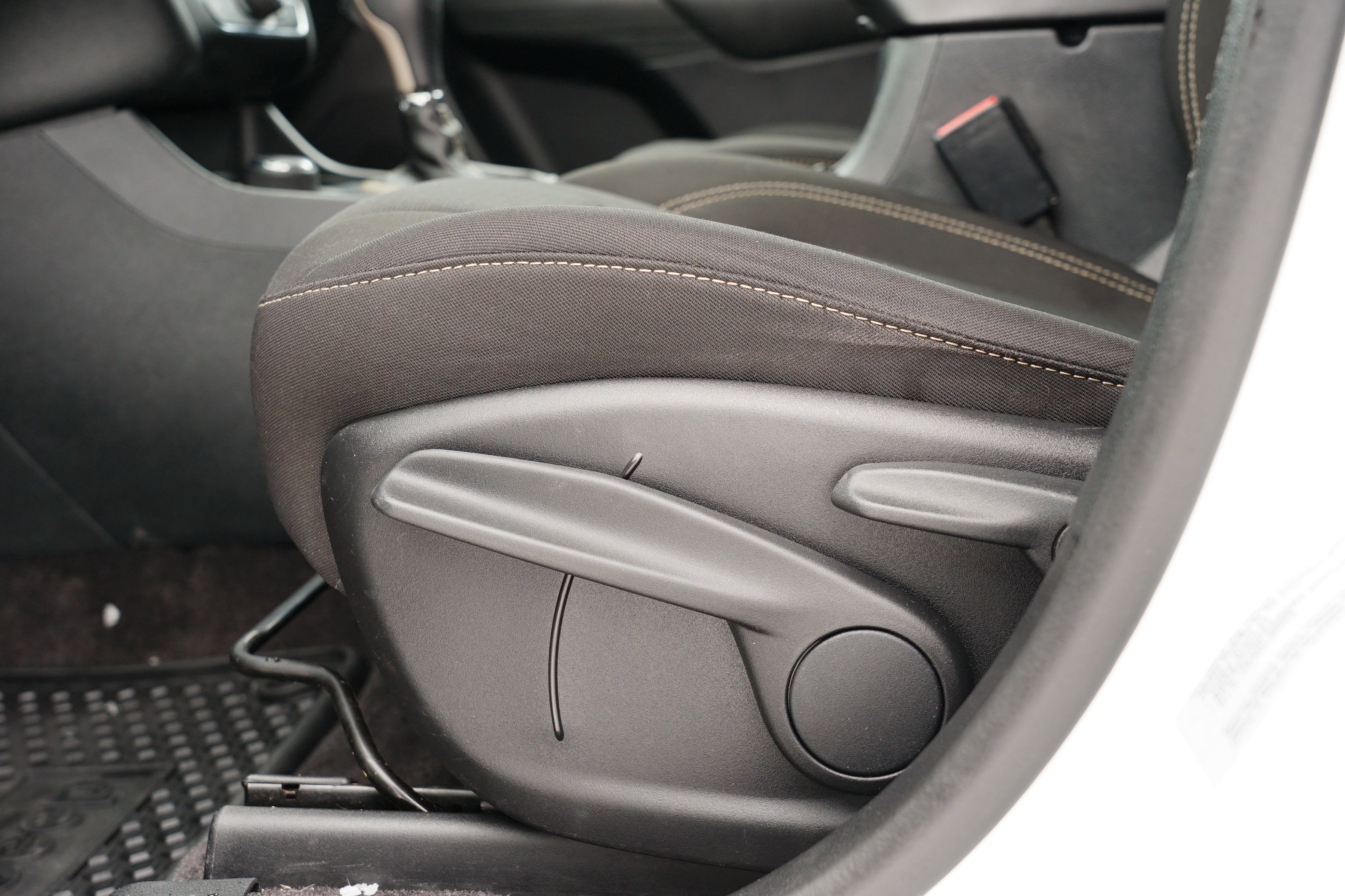 Used 2016 Jeep Cherokee Latitude w/ Cold Weather Group image 15