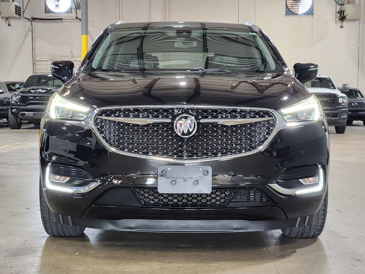 Used 2019 Buick Enclave Avenir w/ Avenir Technology Package FWD image 2