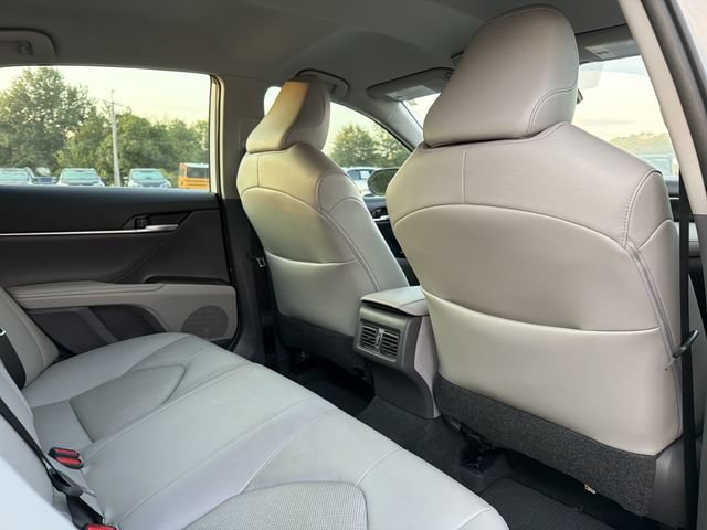 Used 2021 Toyota Camry XLE FWD image 16