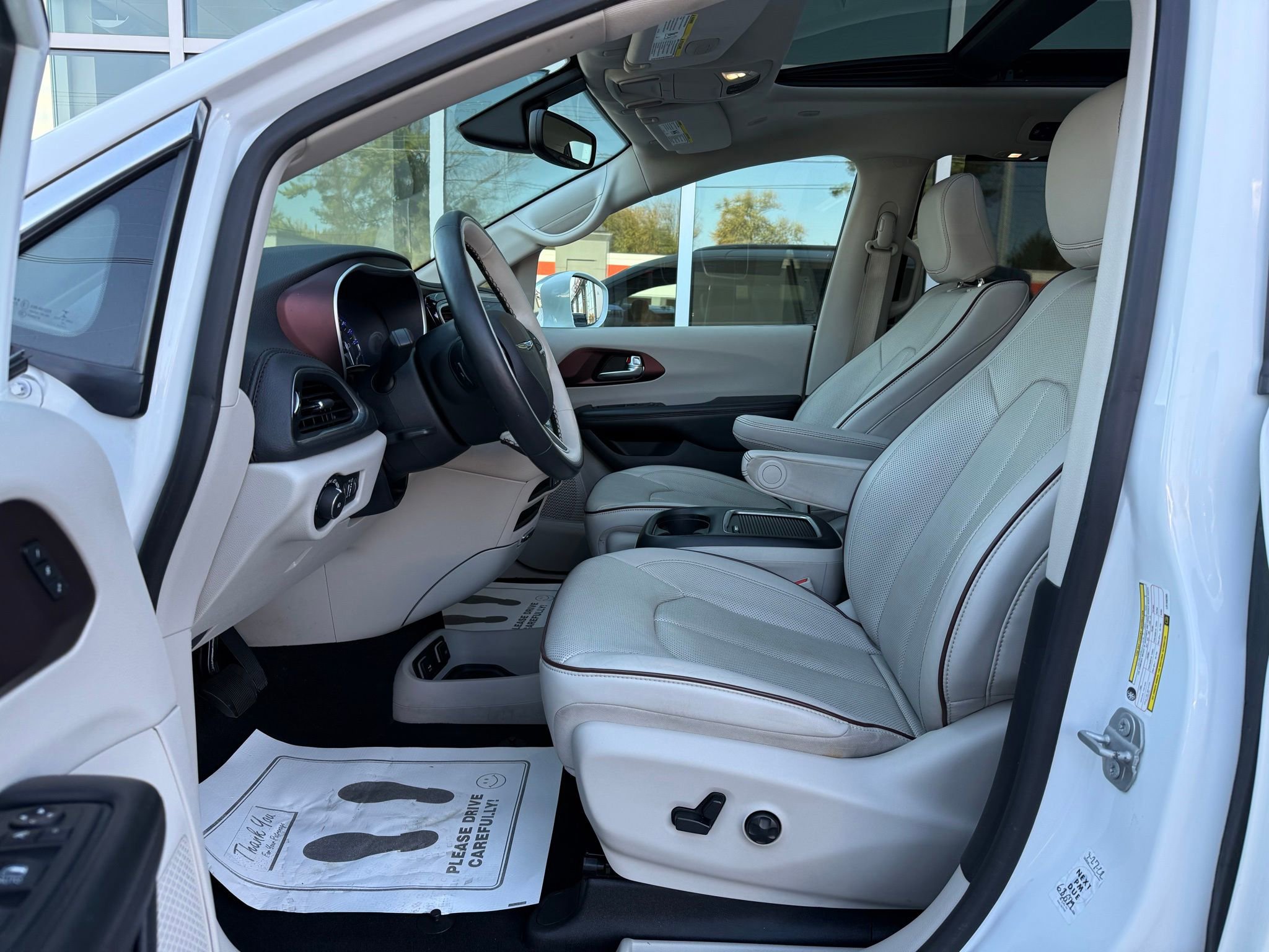 Used 2020 Chrysler Pacifica Limited image 34