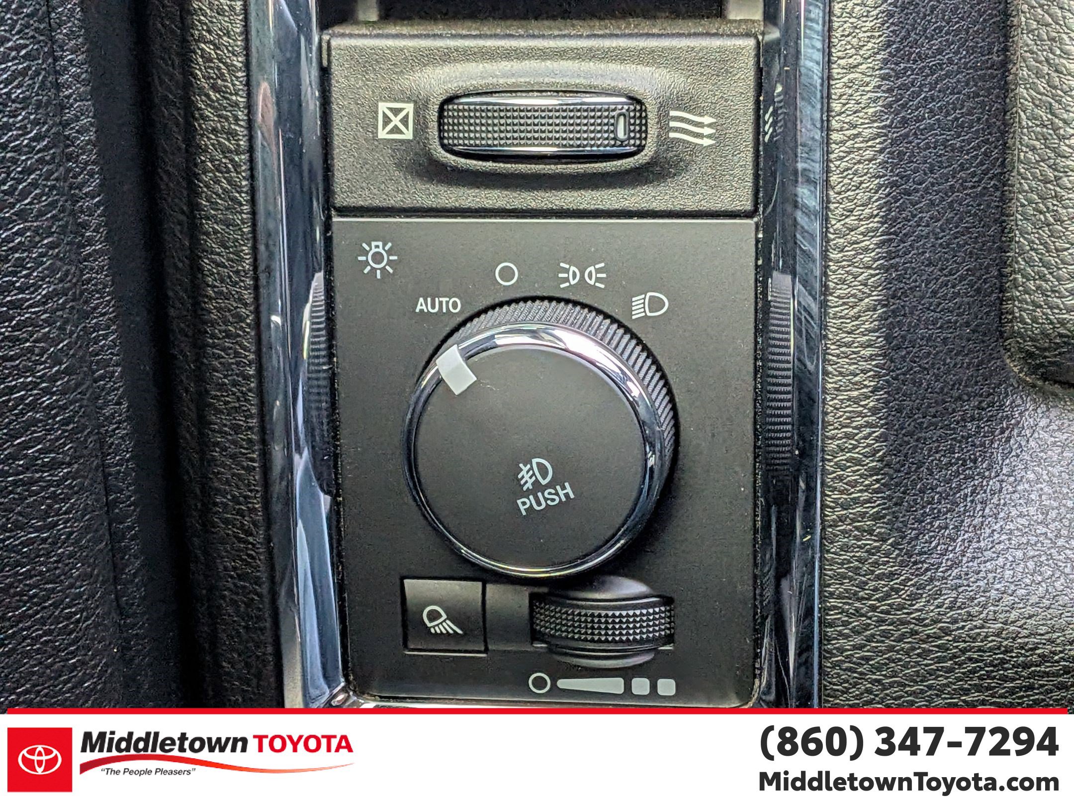 Used 2017 RAM 1500 Laramie w/ Convenience Group image 18