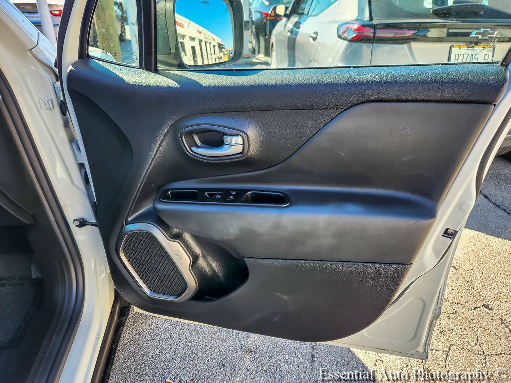 Certified 2023 Jeep Renegade Latitude AWD/4WD image 23