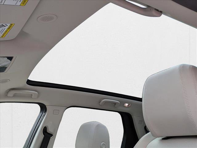 New 2025 Land Rover Discovery Sport S image 15