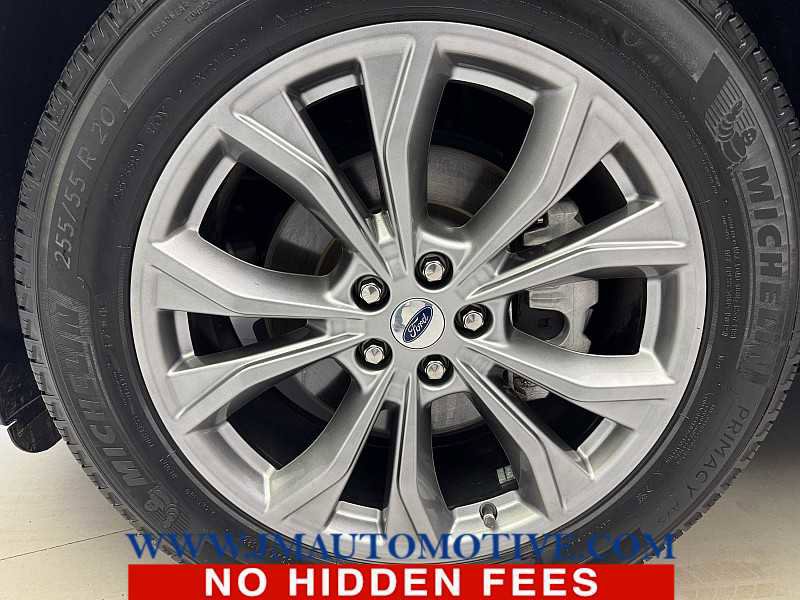 Used 2023 Ford Explorer XLT w/ Equipment Group 202A AWD/4WD image 9