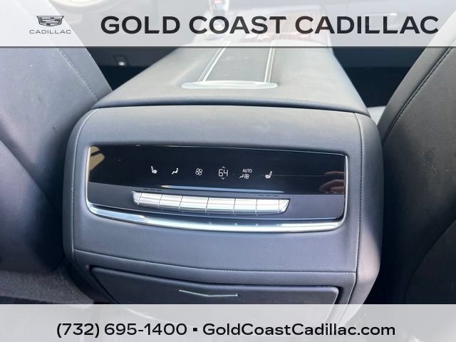 Used 2023 Cadillac Escalade Premium Luxury AWD/4WD image 10