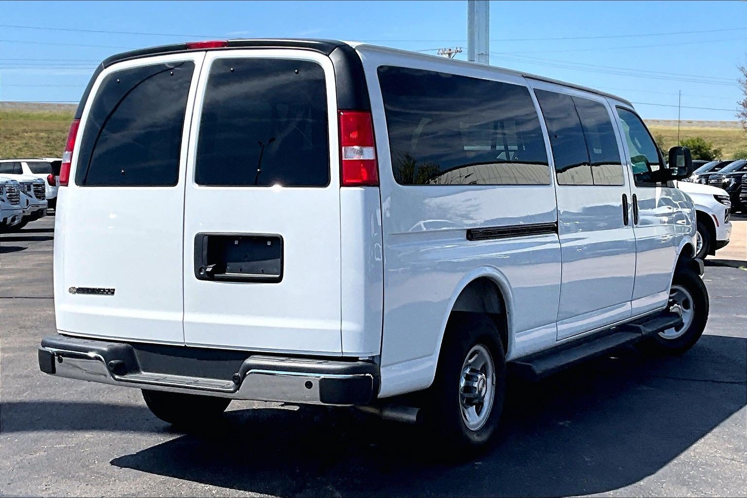 Used 2025 Chevrolet Express 3500 LT w/ LT Preferred Equipment Group RWD image 2