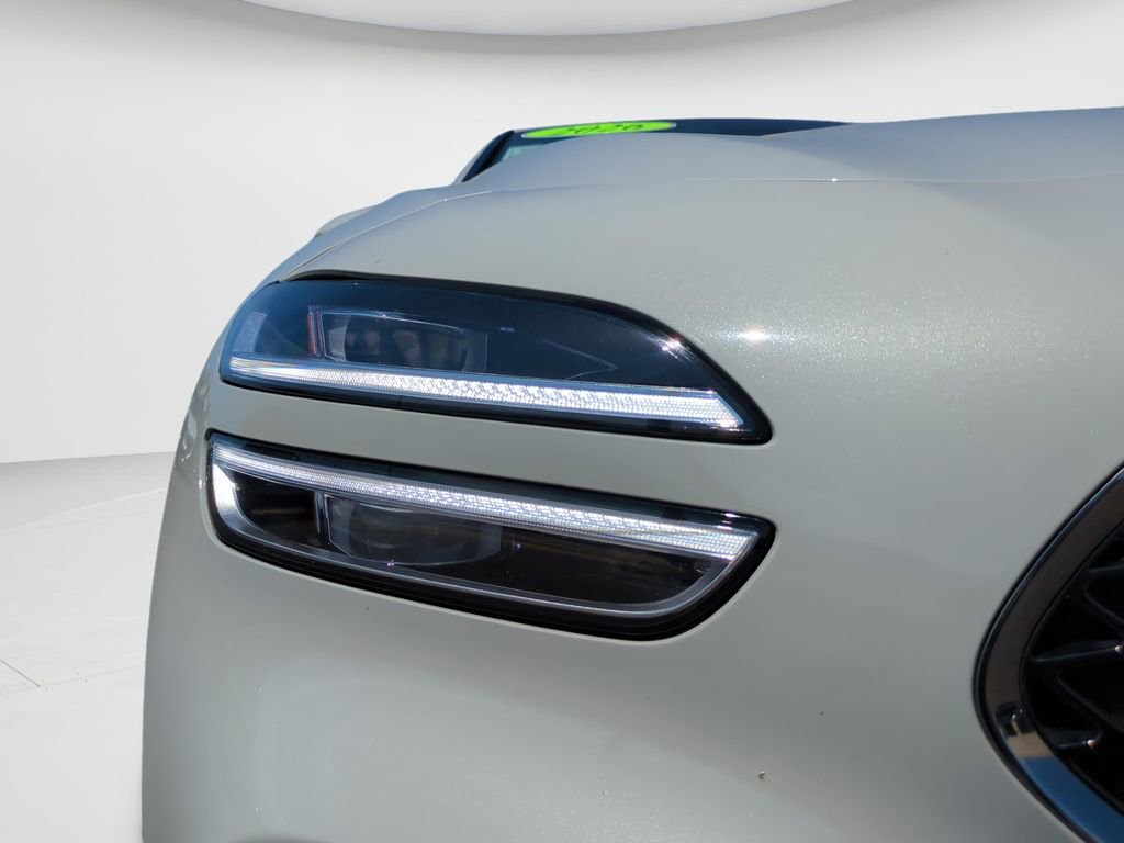 Used 2026 Genesis G70 2.5T image 9