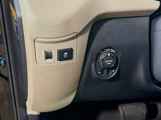 Used 2011 Kia Soul ! FWD image 18