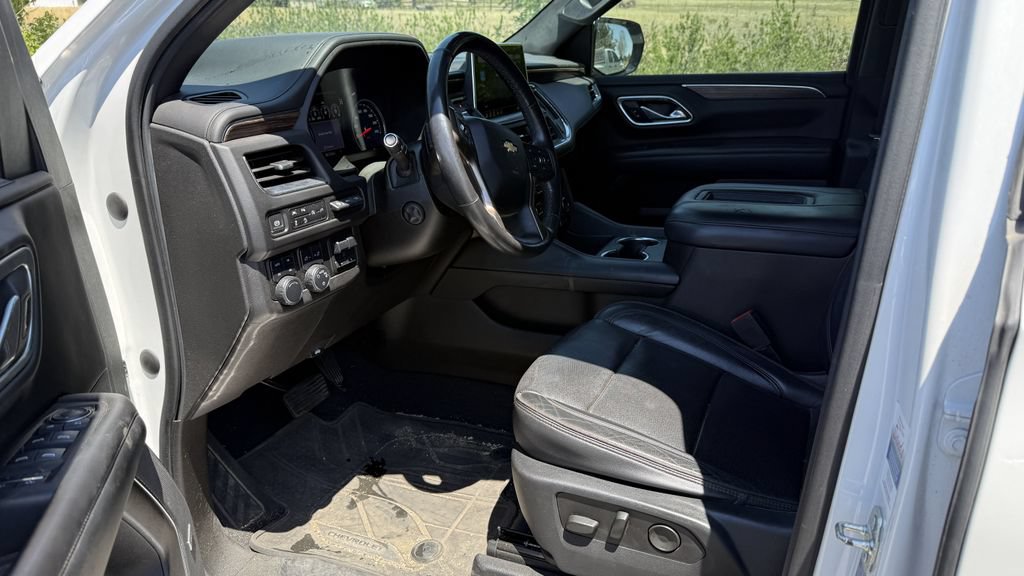 Used 2021 Chevrolet Tahoe High Country w/ Premium Package AWD/4WD image 3