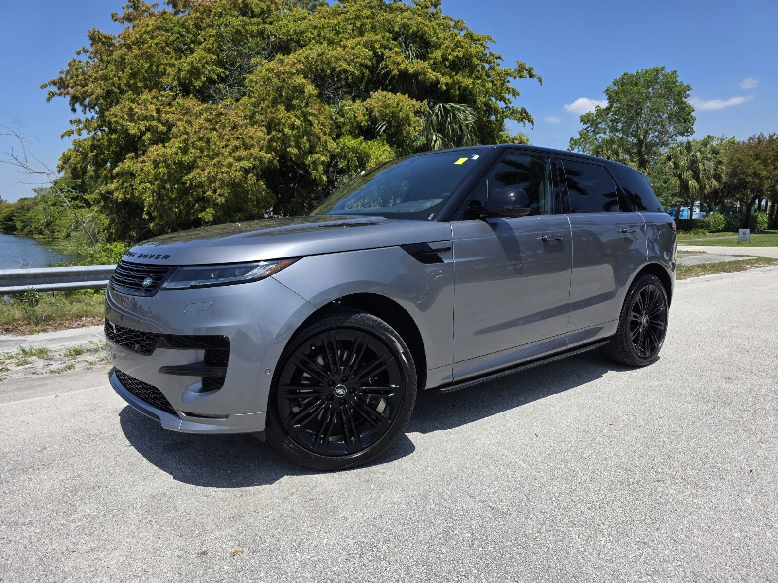 Used 2024 Land Rover Range Rover Sport Dynamic SE