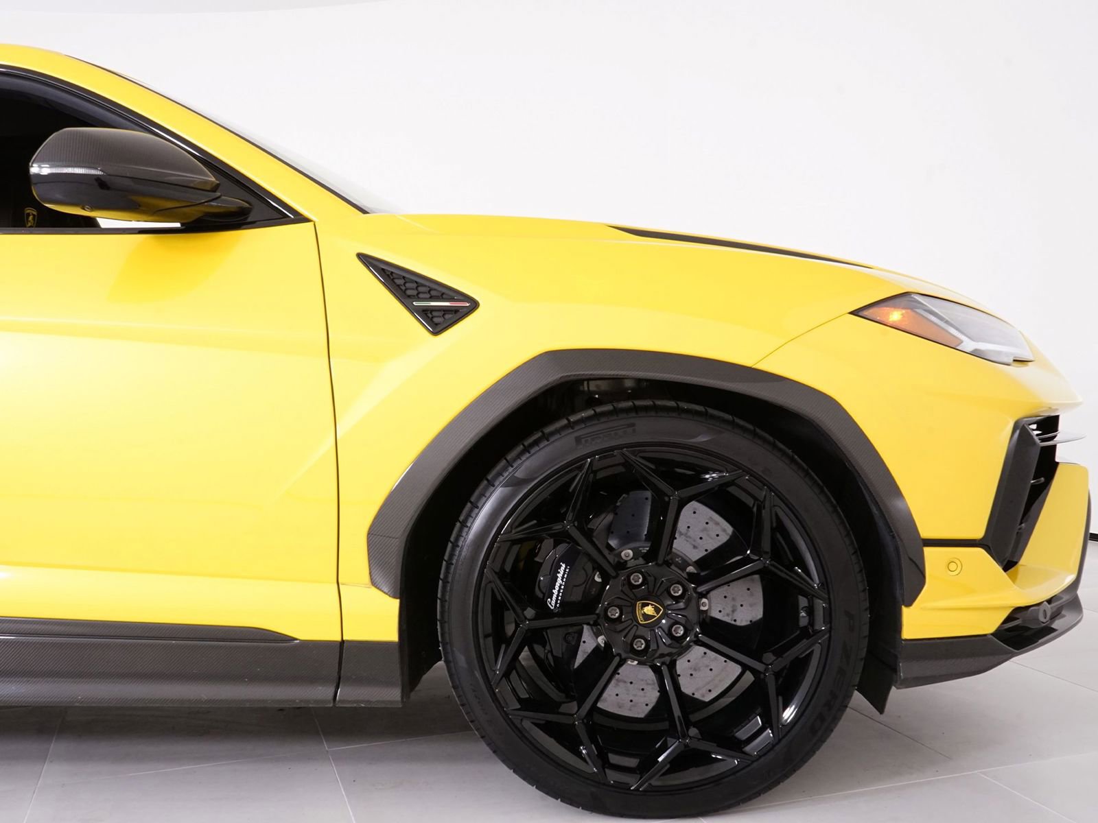 Used 2024 Lamborghini Urus Performante AWD/4WD image 16