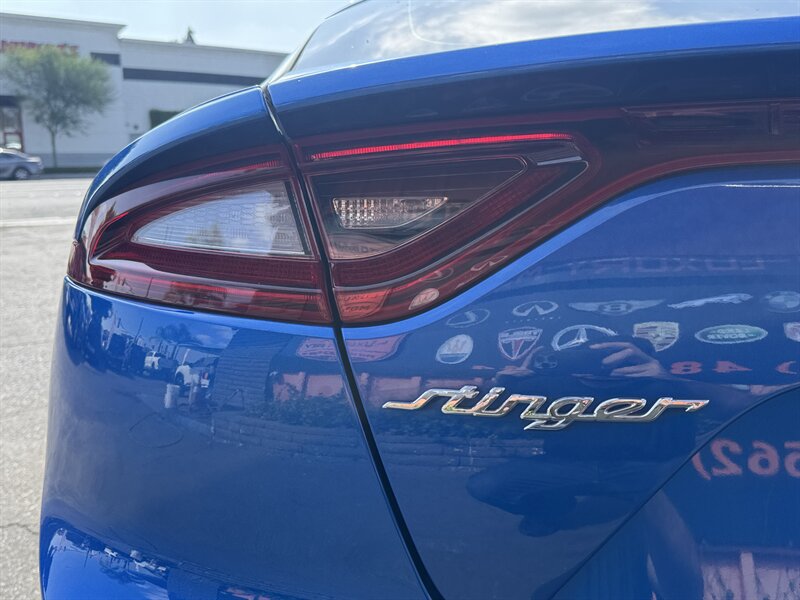 Used 2018 Kia Stinger GT2 AWD/4WD image 11