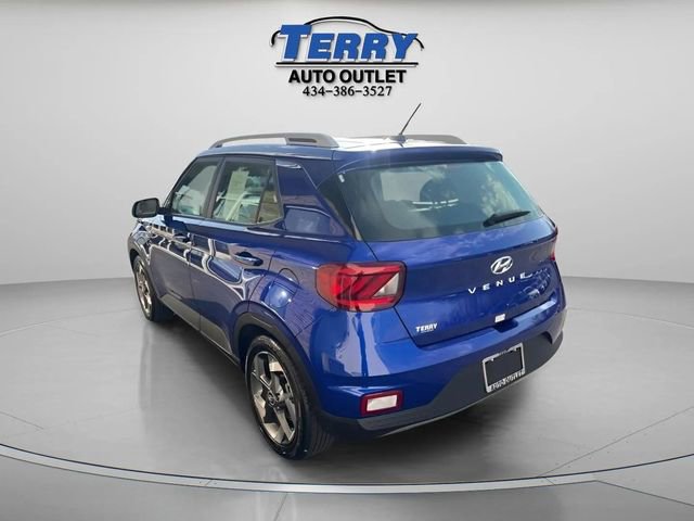 Used 2025 Hyundai Venue SEL image 5